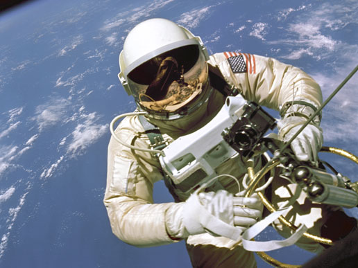 Astronaut Ed White walks in space